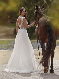 Amelie 25017 back.jpg